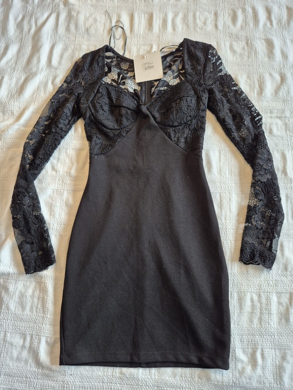 Seek women's XS long lace sleeve dress, good stretch, back zipper NWT